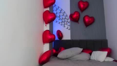 Lia  please dont forget to thumbs up me online show from 02-15-26, 07:51