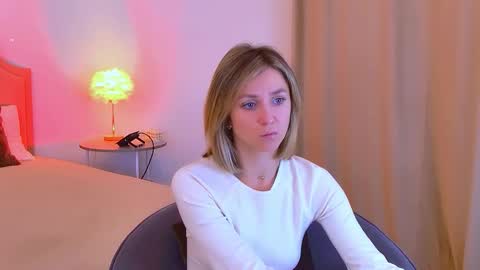 cutemirage online show from 11-01-25, 02:52