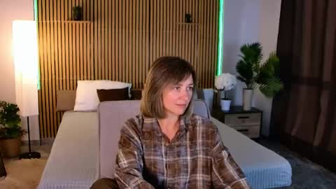 cutemirage online show from 05-26-26, 02:57