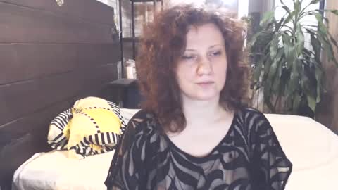 Snapshot of cutemoan chatting on 02-06-25, 10:21 Rita online show from 02-06-25, 10:21