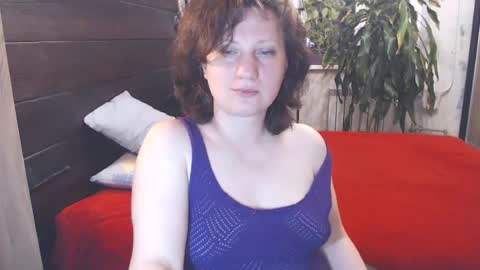 Snapshot of cutemoan chatting on 06-17-26, 09:27 Rita online show from 06-17-26, 09:27