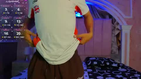 Snapshot of cutenaked_ chatting on 02-06-26, 11:13 cutenaked_ online show from 02-06-26, 11:13