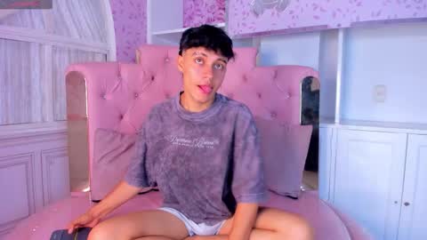 Snapshot of cutenaked_ chatting on 03-11-26, 11:27 cutenaked_ online show from 03-11-26, 11:27