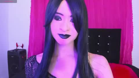 Snapshot of cutenaked_8 chatting on 06-11-26, 12:08 Natalie online show from 06-11-26, 12:08
