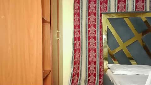 cuteone online show from 04-20-26, 07:04