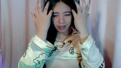 cute online show from 02-02-26, 09:13