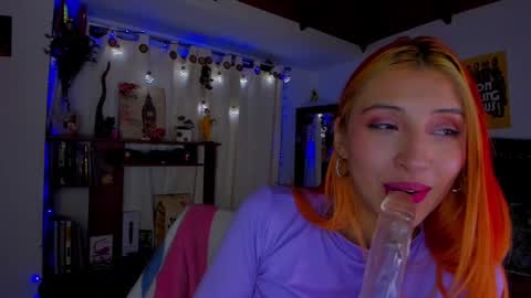 Snapshot of cuteweed420 chatting on 01-01-25, 12:11 cuteweed420 online show from 01-01-25, 12:11