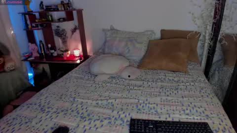 Snapshot of cuteweed420 chatting on 10-04-25, 07:06 cuteweed420 online show from 10-04-25, 07:06