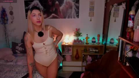 Snapshot of cuteweed420 chatting on 04-17-26, 11:19 cuteweed420 online show from 04-17-26, 11:19