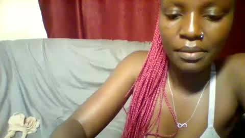 cutey_lunar online show from 02-11-25, 11:33