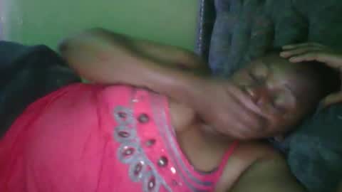 Snapshot of cutezarina chatting on 05-19-26, 05:36 cutezarina online show from 05-19-26, 05:36
