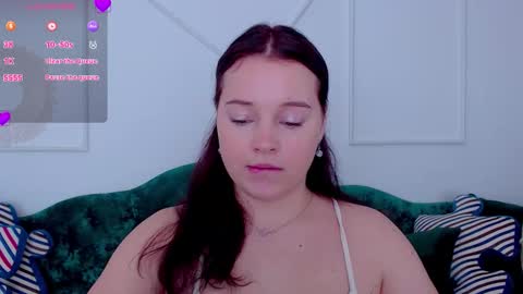 Snapshot of cutie__cutiee_ chatting on 10-04-25, 09:02 Nika online show from 10-04-25, 09:02