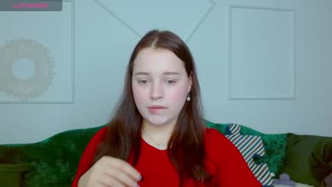 Snapshot of cutie__cutiee_ chatting on 10-15-25, 09:48 Nika online show from 10-15-25, 09:48