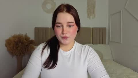 Snapshot of cutie__cutiee_ chatting on 02-04-26, 02:01 Nika online show from 02-04-26, 02:01