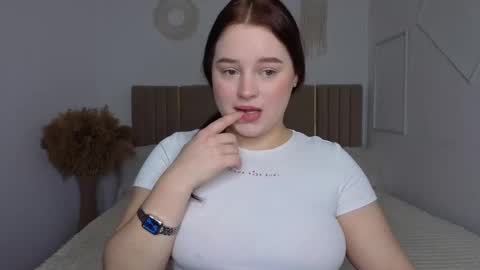 Snapshot of cutie__cutiee_ chatting on 02-07-26, 01:59 Nika online show from 02-07-26, 01:59