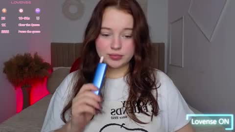 Snapshot of cutie__cutiee_ chatting on 02-18-26, 02:02 Nika online show from 02-18-26, 02:02