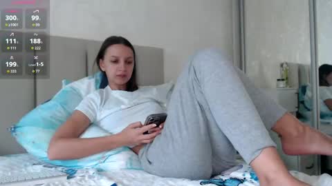Snapshot of cutie_and_sexy chatting on 06-03-26, 05:32 Alisa online show from 06-03-26, 05:32