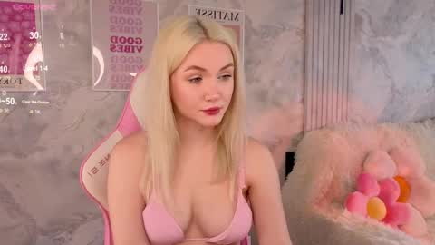 Snapshot of cutie_angels chatting on 06-09-26, 03:40 HelloMy name Eva online show from 06-09-26, 03:40