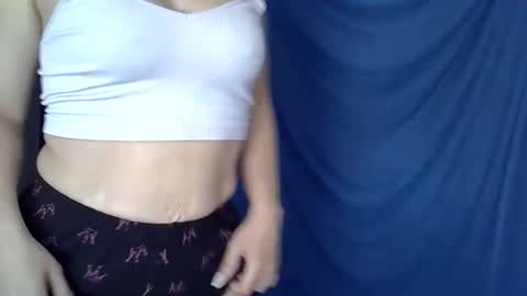 cutie_bee online show from 05-21-26, 07:26