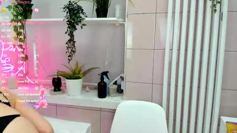 Lina online show from 12-05-25, 02:03