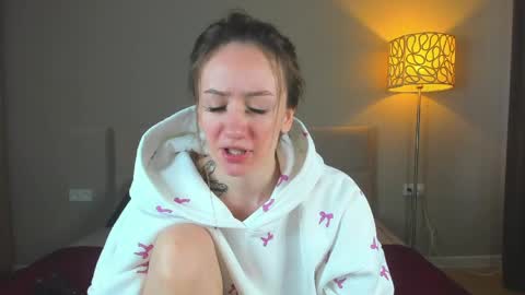 Snapshot of cutie_naughty_girl chatting on 05-16-26, 08:33 Kate online show from 05-16-26, 08:33
