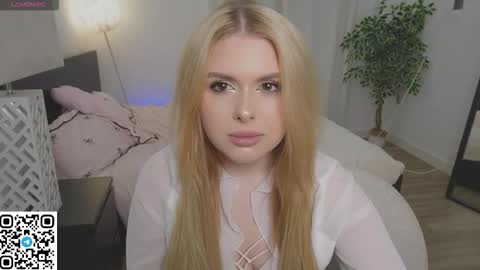 cutie_nomy18 online show from 11-03-25, 07:37