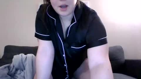 Snapshot of cutiecaleighxo chatting on 12-03-25, 07:34 cutiecaleighxo online show from 12-03-25, 07:34