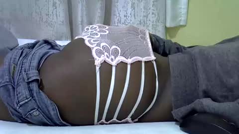 Snapshot of cutiehanish4 chatting on 12-18-25, 10:43 cutiehanish4 online show from 12-18-25, 10:43