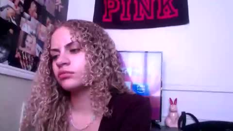 cutiekaylee online show from 10-19-25, 11:38
