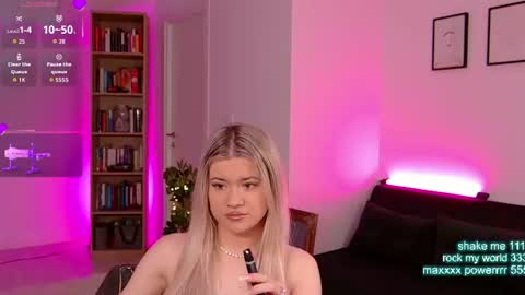 Snapshot of cutiepie69__ chatting on 06-20-26, 07:27 cutiepie69__ online show from 06-20-26, 07:27