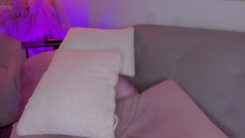 Hannah online show from 02-08-25, 03:30