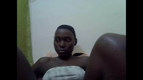 Snapshot of cuttey_slim chatting on 12-13-25, 07:53 cuttey_slim online show from 12-13-25, 07:53