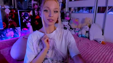 Snapshot of cuttie_ponyy chatting on 03-02-25, 12:31 Nora online show from 03-02-25, 12:31