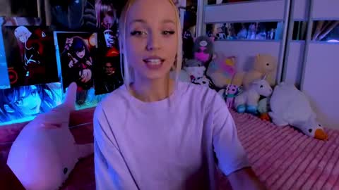 Snapshot of cuttie_ponyy chatting on 03-06-25, 09:20 Nora online show from 03-06-25, 09:20