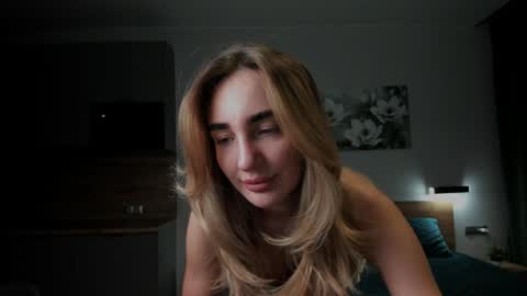 CuttieChloe online show from 12-24-24, 08:16