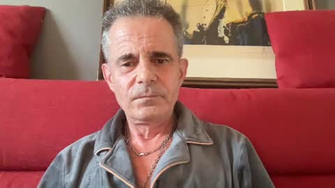 Snapshot of cwaddle chatting on 04-28-26, 01:16 cwaddle online show from 04-28-26, 01:16