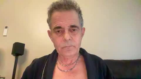 Snapshot of cwaddle chatting on 05-08-26, 09:58 cwaddle online show from 05-08-26, 09:58