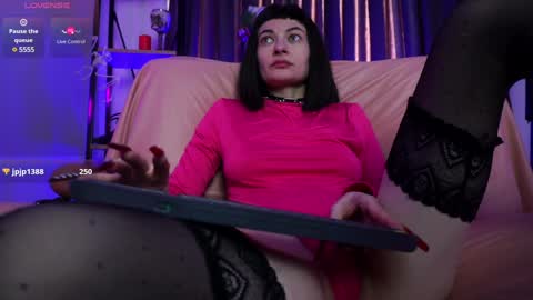 Snapshot of cyberxgoddess_ chatting on 12-12-24, 08:47 Lily Goddess online show from 12-12-24, 08:47