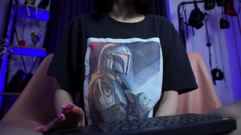 Snapshot of cyberxgoddess_ chatting on 01-19-25, 04:44 Lily Goddess online show from 01-19-25, 04:44