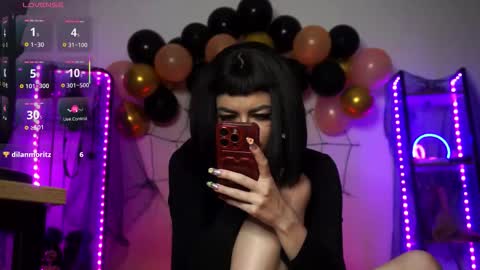 Snapshot of cyberxgoddess_ chatting on 10-24-25, 01:57 Lily Goddess online show from 10-24-25, 01:57