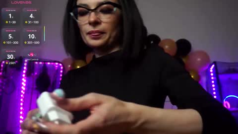 Snapshot of cyberxgoddess_ chatting on 10-25-25, 12:18 Lily Goddess online show from 10-25-25, 12:18