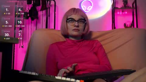 Snapshot of cyberxgoddess_ chatting on 11-26-25, 06:36 Lily Goddess online show from 11-26-25, 06:36