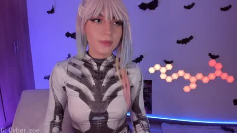 Snapshot of cyberzoe chatting on 11-14-25, 05:11 cyber zoe online show from 11-14-25, 05:11