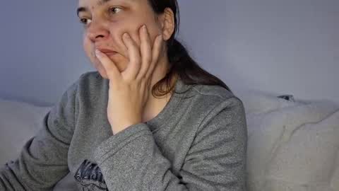 Cyndee Winter online show from 10-25-25, 02:35