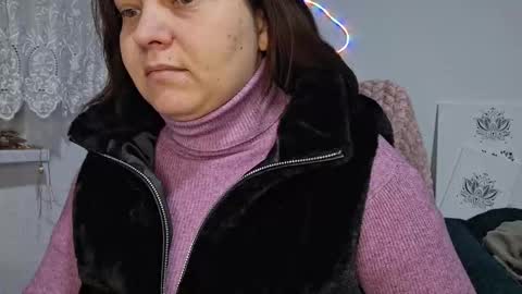 Snapshot of cyndee_winter chatting on 02-02-26, 06:06 Cyndee Winter online show from 02-02-26, 06:06