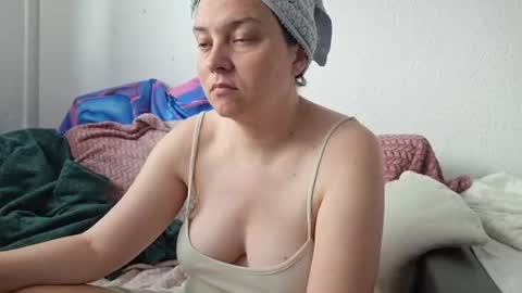Cyndee Winter online show from 06-13-26, 04:27