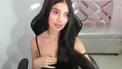 CINTIA ARAUJO online show from 10-14-25, 04:13
