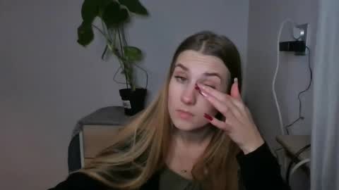 CyntiaNatural online show from 12-13-24, 05:00