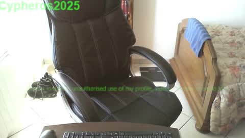 Snapshot of cypheros2025 chatting on 10-15-25, 09:20 Chris online show from 10-15-25, 09:20