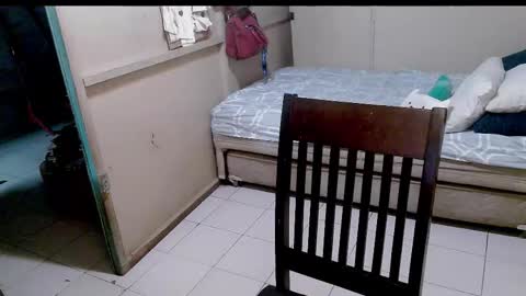 Snapshot of cyrine446427 chatting on 12-20-25, 02:18 cy online show from 12-20-25, 02:18